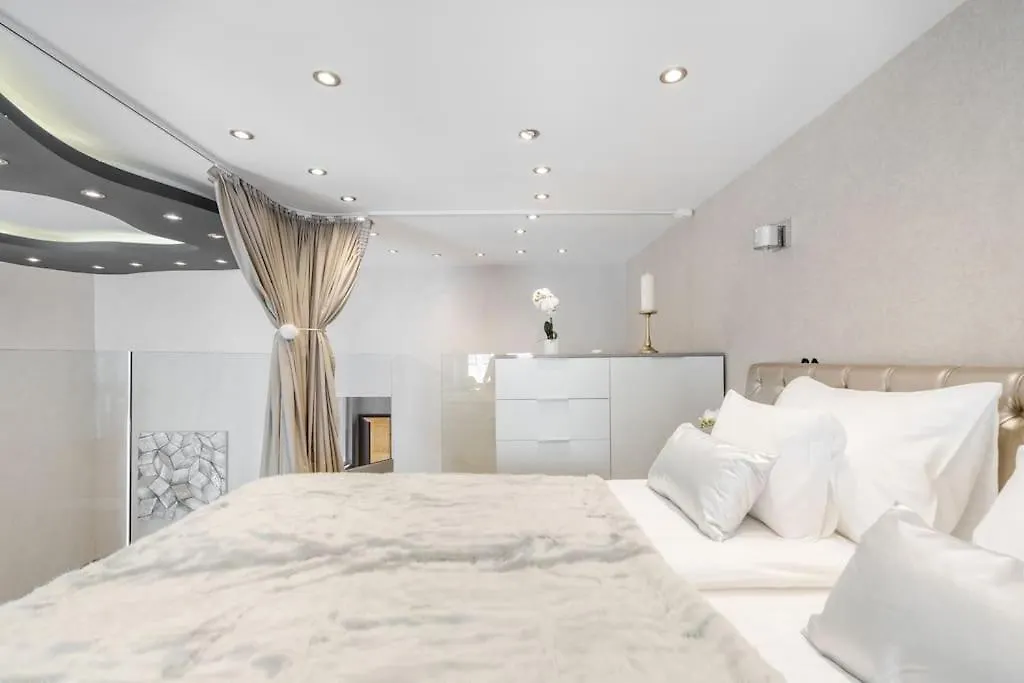 Luxurious 3-Bedroom Apartment In The Center Budapest 0*,  Hungary