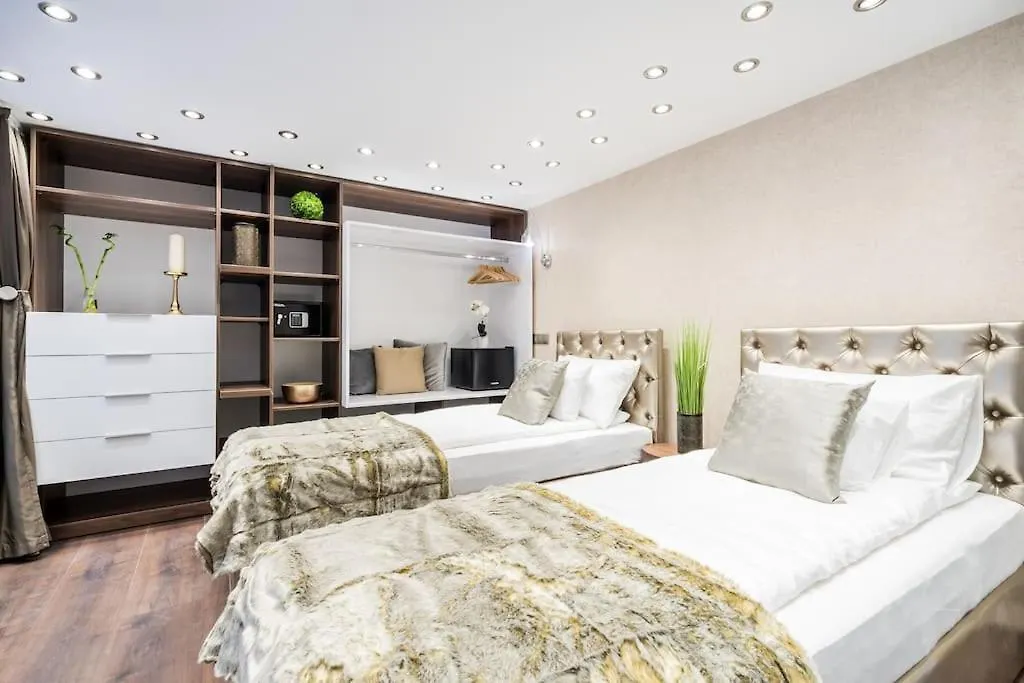 Luxurious 3-Bedroom Apartment In The Center Budapest