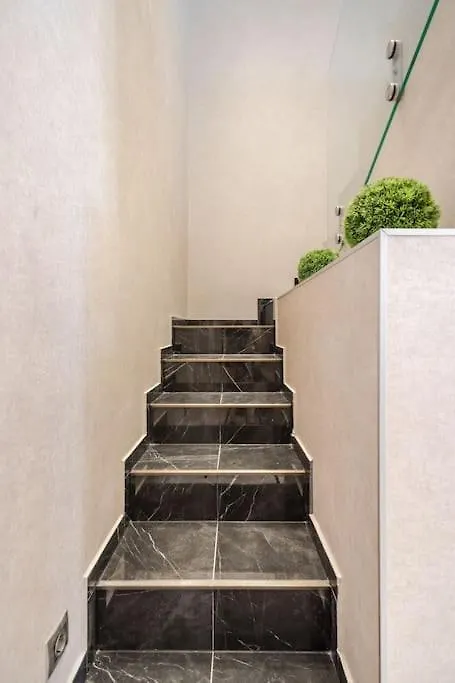 Luxurious 3-Bedroom Apartment In The Center Budapest 0*,