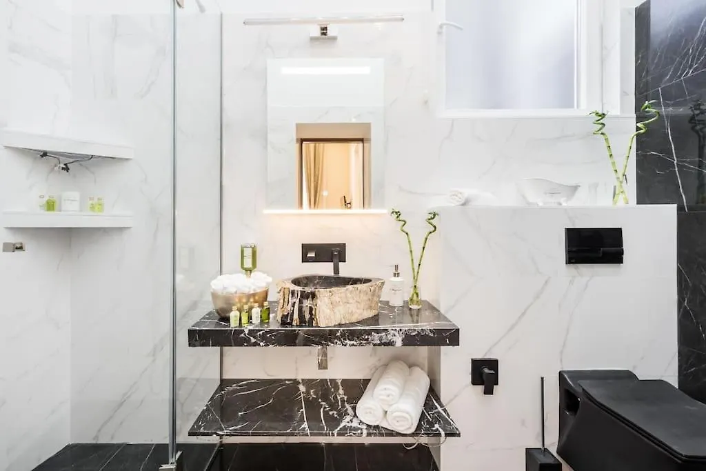 Luxurious 3-Bedroom Apartment In The Center Budapest