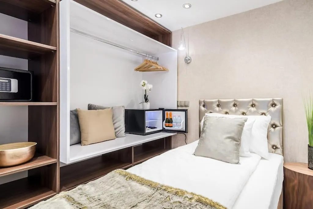 Luxurious 3-Bedroom Apartment In The Center Budapest