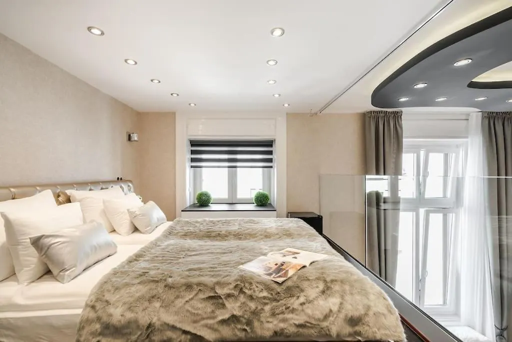 Luxurious 3-Bedroom Apartment In The Center Budapest
