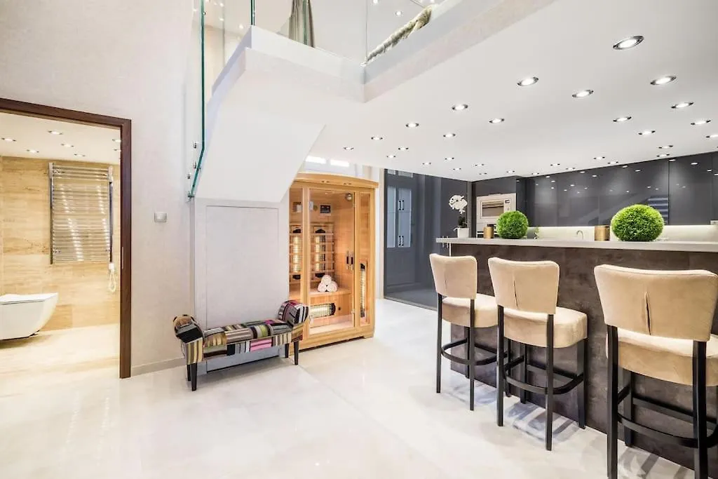 Luxurious 3-Bedroom Apartment In The Center Budapest